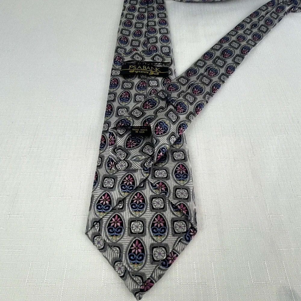 Jos. A. Bank Tie Mens Silver Black Floral Medallion Silk Signature Gold USA‎
